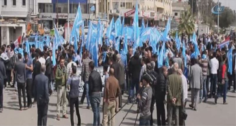 Türkmenlerden ´bayrak´ protestosu