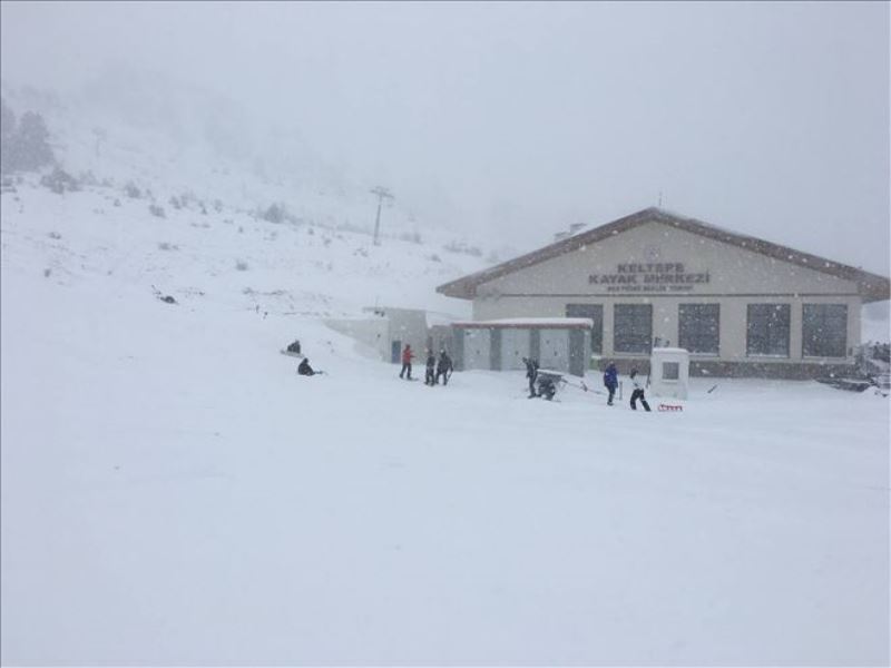 Keltepe Kayak Merkezi´nde kar kalınlığı 25 santimetreye ulaştı